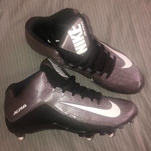 BRAND NEW Men’s Nike Football Cleats